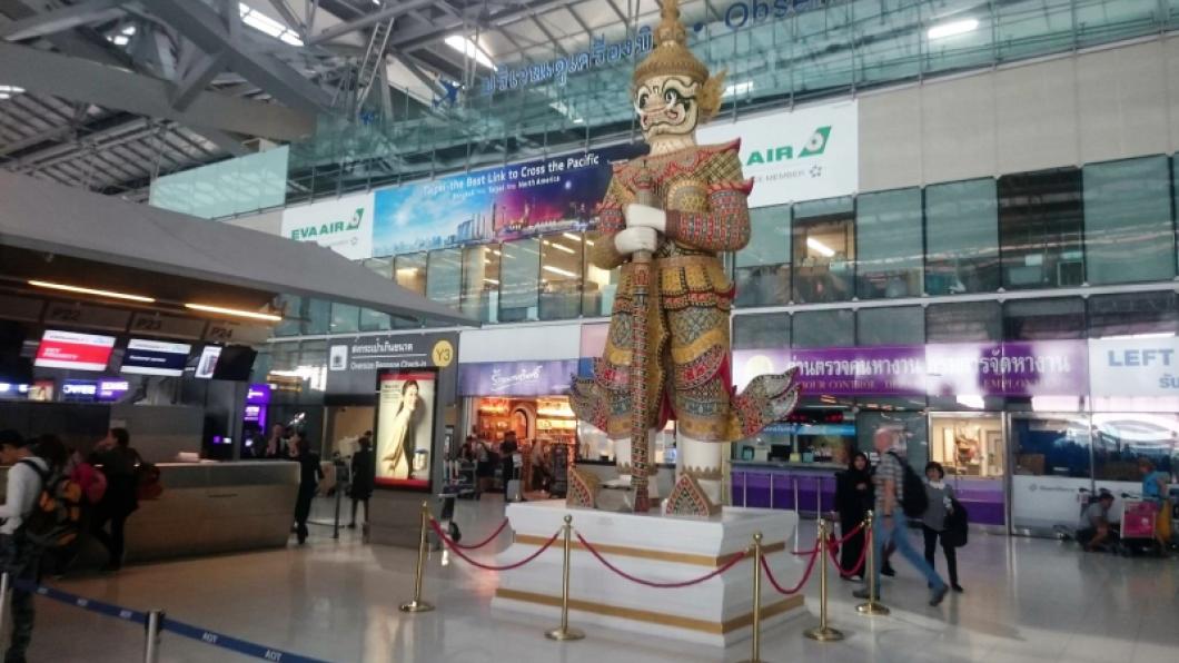 Foto van het interieur van het vliegveld in Bangkok, Thailand