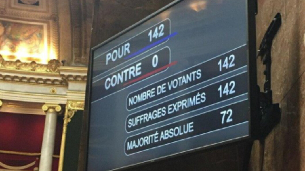 Stemuitslagenbord in de Assemblee Nationale