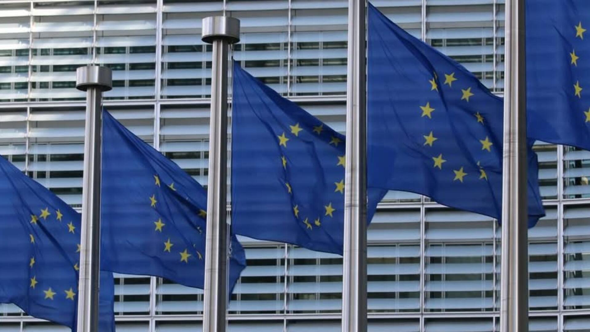 EU-vlaggen voor het gebouw van de Europese Commissie